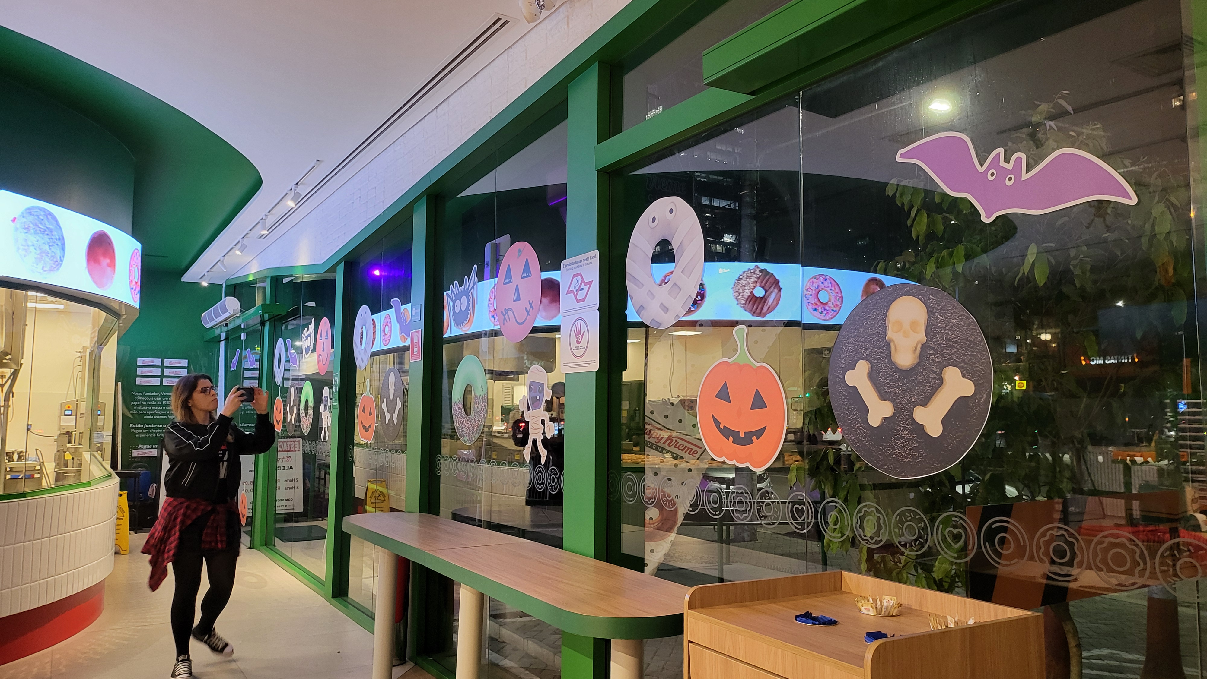 Krispy Kreme — Halloween: vista 15 do projeto